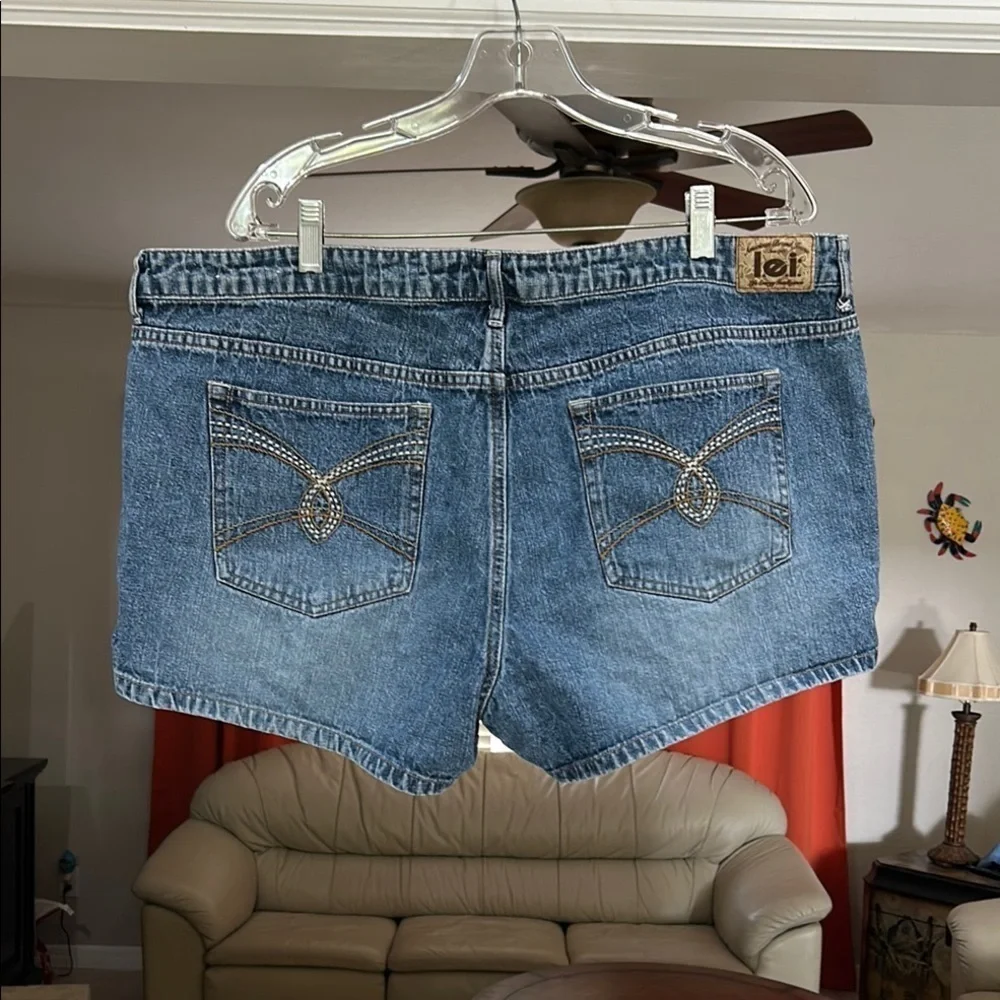 l.e.i. I Denim Women's Plus Size 20 Blue Jean Shorts